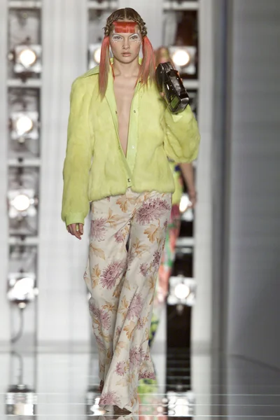 Look 14
